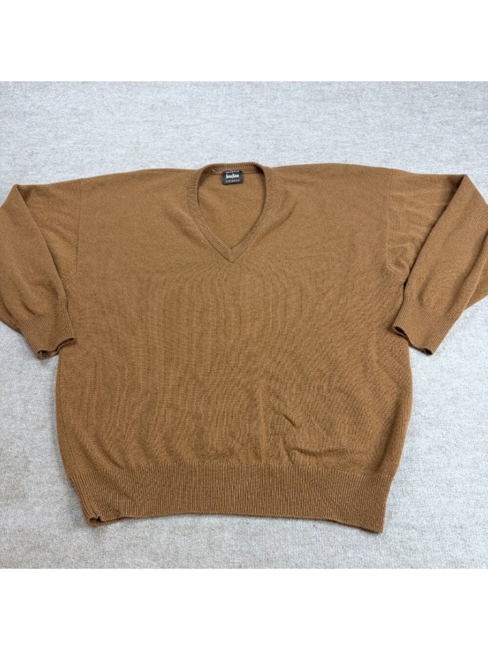 Neiman Marcus Mens Sweater Large Brown V-Neck 100% Cashmere Made in Scotland